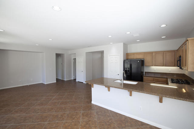 81237 Red Rock Road, La Quinta CA: https://media.crmls.org/mediaz/7f09ed1c-ca87-44a8-990f-3c329ff1e18f.jpg