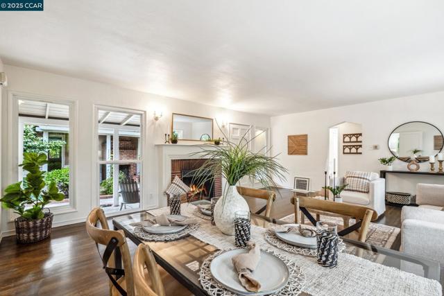 5810 Estates Dr, Oakland CA: https://media.crmls.org/mediaz/7f0a9315-538e-42b6-87d3-932c309bdf3f.jpg