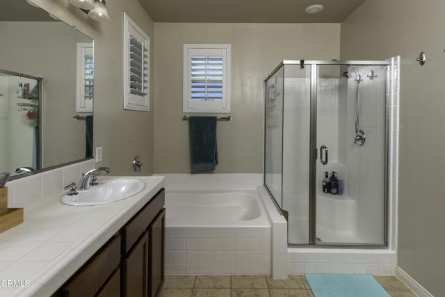 Detail Gallery Image 18 of 31 For 1927 Holt Rinehart Ave, Bakersfield,  CA 93311 - 3 Beds | 3 Baths