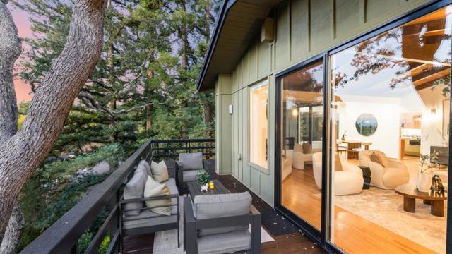 760 La Mesa Drive, Portola Valley CA: https://media.crmls.org/mediaz/7f0b54f9-5595-4c3d-8d8a-027f3bf02692.jpg