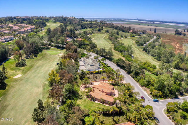 1690 Calle Tierra Vista, Camarillo CA: https://media.crmls.org/mediaz/7f0b6714-804b-44c9-abbe-3f549f4f2bd9.jpg