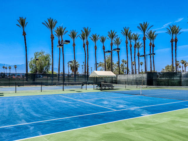 153 Desert Falls E Drive, Palm Desert CA: https://media.crmls.org/mediaz/7f0bb555-a67e-429a-b7c3-09787ec20bf1.jpg