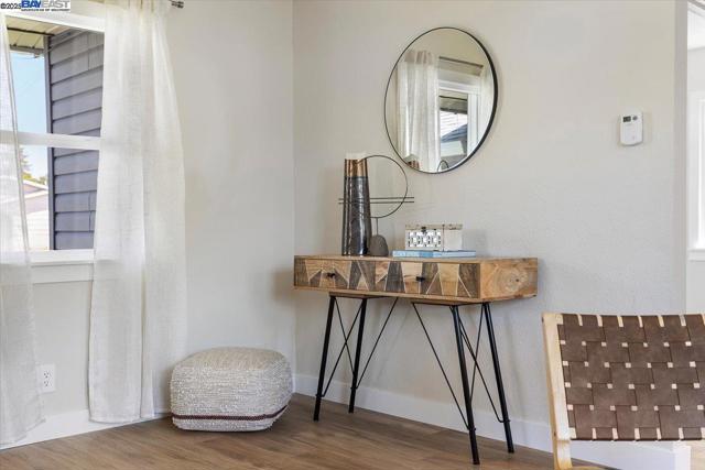 1629 Thrush Ave, San Leandro CA: https://media.crmls.org/mediaz/7f0bd854-620d-4320-a2df-f71f4de656d3.jpg