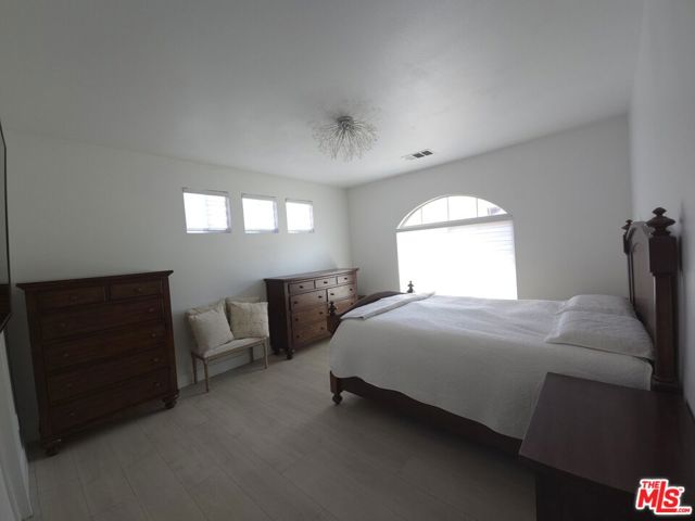 8004 Rose Street, Paramount CA: https://media.crmls.org/mediaz/7f0ca89d-6a1f-4be4-a672-6fb65530c664.jpg