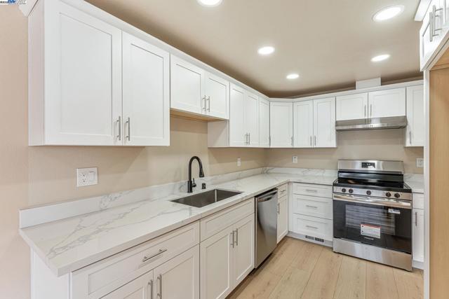 19723 Redwood Rd, Castro Valley CA: https://media.crmls.org/mediaz/7f0cf164-fd6a-4073-b8cf-b95c18c70a01.jpg
