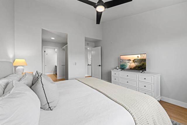 510 Camino De La Reina, San Diego CA: https://media.crmls.org/mediaz/7f0d8810-a8d6-4220-a8be-1e8ff79e6a5a.jpg