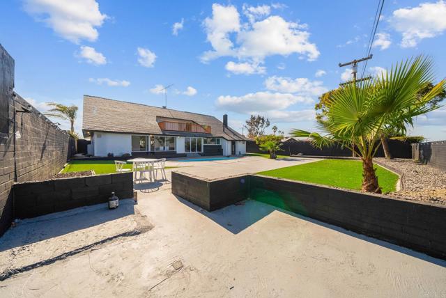 1894 Wedgemere Road, El Cajon CA: https://media.crmls.org/mediaz/7f0dd566-1fbd-4976-b03b-2736bfa7c58e.jpg