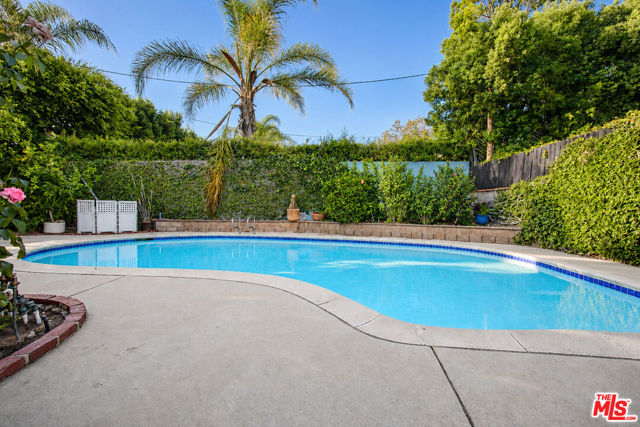12773 La Maida Street photo 6