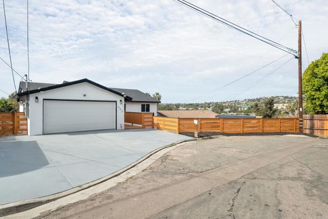 Image 27 of 44 For 552 Felicita Avenue