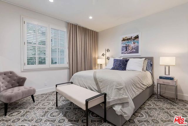 2322 Canyonback Road, Los Angeles CA: https://media.crmls.org/mediaz/7f0e84ae-b0f3-4abf-8e57-3fda73ec2abf.jpg