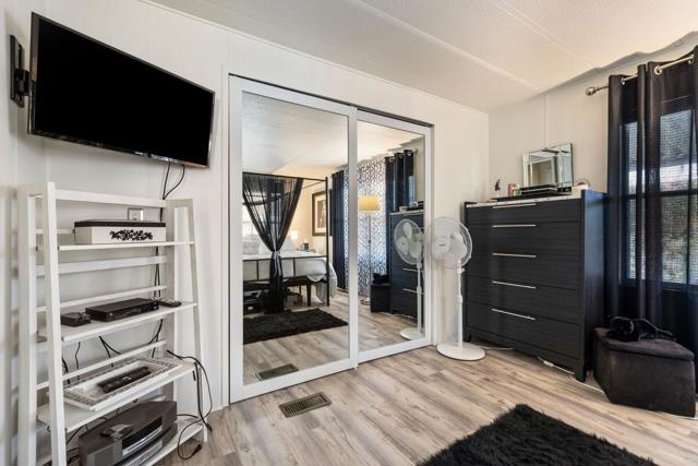 246 Laredo Drive, Palm Springs CA: https://media.crmls.org/mediaz/7f0e8f91-7d6b-404b-af0e-5cabe78e111c.jpg