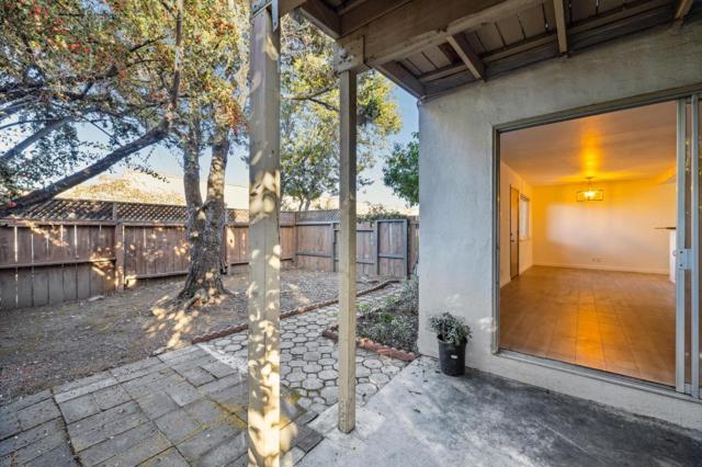 900 Toyon Drive, Burlingame CA: https://media.crmls.org/mediaz/7f0ec206-551a-4a79-98cd-101b6cd81b25.jpg