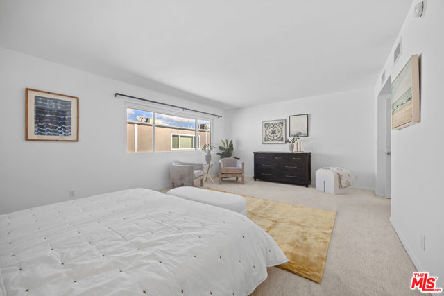 13065 Mindanao Way, Marina del Rey CA: https://media.crmls.org/mediaz/7f0efc77-fac4-41cd-a542-0a92701ca5c6.jpg