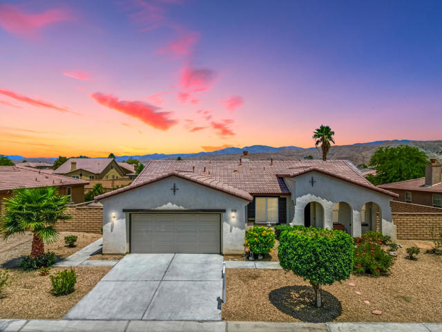 80200 Catalina Drive, Indio CA: https://media.crmls.org/mediaz/7f0efcb9-c162-4b96-a47b-5769f944c0a8.jpg