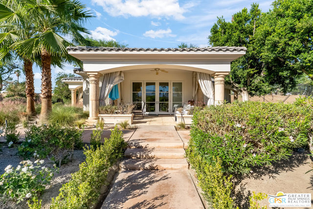 1 Saint Petersburg Court, Rancho Mirage CA: https://media.crmls.org/mediaz/7f0f94a8-cbe8-4c47-85bf-802538a0f82d.jpg