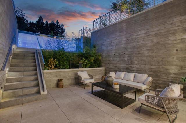 88 Tuscaloosa Avenue, Atherton CA: https://media.crmls.org/mediaz/7f0fa0ae-b209-454a-aec1-f05095a13356.jpg