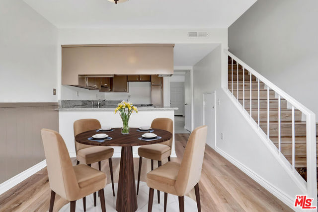 10065 De Soto Avenue, Chatsworth CA: https://media.crmls.org/mediaz/7f0fde44-1c3a-4e47-ad22-d569915718cc.jpg