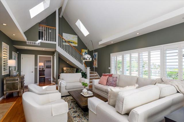 Image 20 of 75 For 819 Holly Road