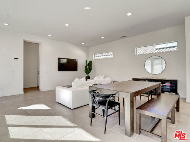 80240 Platinum Way, La Quinta CA: https://media.crmls.org/mediaz/7f104931-fad4-42fd-8bec-57da5b01c203.jpg