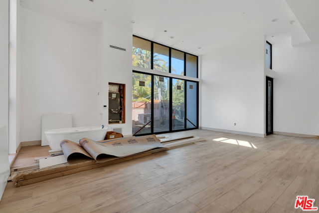 506 Westminster Avenue photo 8