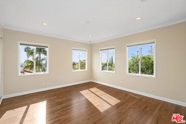 2332 Nottingham Avenue, Los Angeles CA: https://media.crmls.org/mediaz/7f109777-054a-438a-8f45-2407cbd481ef.jpg