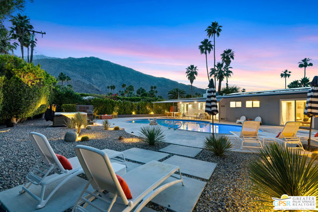 281 E Ocotillo Avenue, Palm Springs CA: https://media.crmls.org/mediaz/7f10a899-9b79-4f05-9f5e-27bc290ea83a.jpg