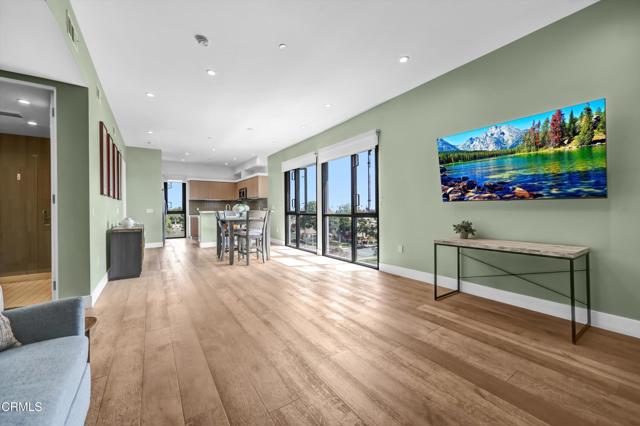 Detail Gallery Image 6 of 28 For 210 N Monterey St #409,  Alhambra,  CA 91801 - 2 Beds | 2 Baths