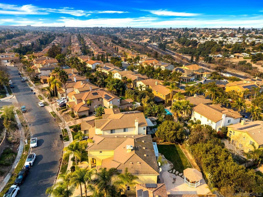 https://media.crmls.org/mediaz/7f11b8d5-11ff-4a40-ba64-a5dce1daa732.jpg?preset=X-Large