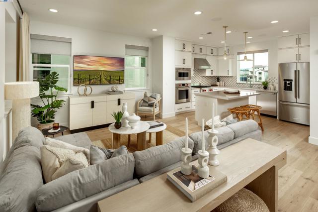 156 Compass Drive, Napa CA: https://media.crmls.org/mediaz/7f11dc5b-1687-41d6-bda5-227c20f07e11.jpg