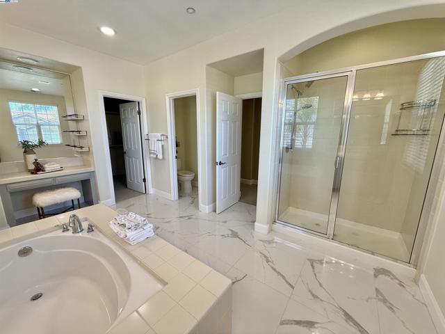 5825 Dresslar Cir, Livermore CA: https://media.crmls.org/mediaz/7f1220ba-1526-4aed-a417-e51e13c2dada.jpg