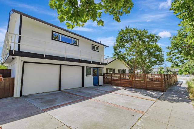 2698 Goodwin Avenue, Redwood City CA: https://media.crmls.org/mediaz/7f12c390-8f5c-431d-91b0-5b6503893772.jpg