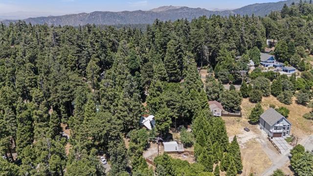 Detail Gallery Image 5 of 38 For 1148 Saturn Way, Crestline,  CA 92325 - 3 Beds | 2 Baths
