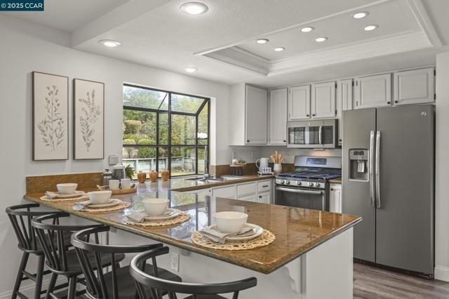 11478 Rolling Hills Dr, Dublin CA: https://media.crmls.org/mediaz/7f130ff9-c484-4f28-a021-9724425ef321.jpg
