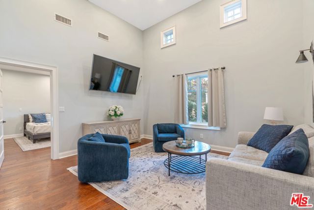 24901 Jim Bridger Road, Hidden Hills CA: https://media.crmls.org/mediaz/7f1444f0-8145-44ec-94f3-281062cc715c.jpg