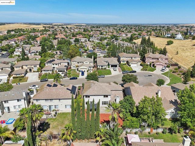 1838 Buck Mountain Ct, Antioch CA: https://media.crmls.org/mediaz/7f145d0a-f450-48cb-af11-cd0248a81e71.jpg