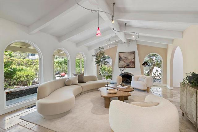 17274 Verdes Robles, Los Gatos CA: https://media.crmls.org/mediaz/7f147508-d589-4d37-8179-cce00fa8ae12.jpg