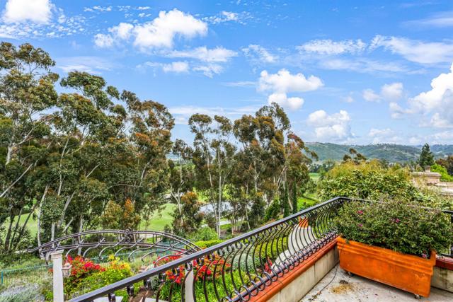7206 Aviara Drive, Carlsbad CA: https://media.crmls.org/mediaz/7f14f4ca-982b-47c6-b1b4-8d566f524d7d.jpg
