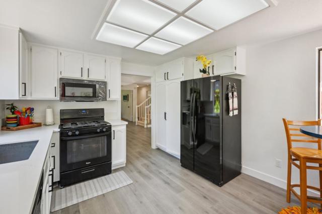 290 Bridgeside Circle, Danville CA: https://media.crmls.org/mediaz/7f1503fa-c97f-468a-98ca-f405f899f6c2.jpg