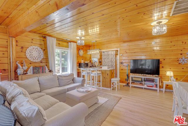 2337 Lookout Drive,  CA: https://media.crmls.org/mediaz/7f15b373-eb00-4016-b88e-810cc6f09266.jpg