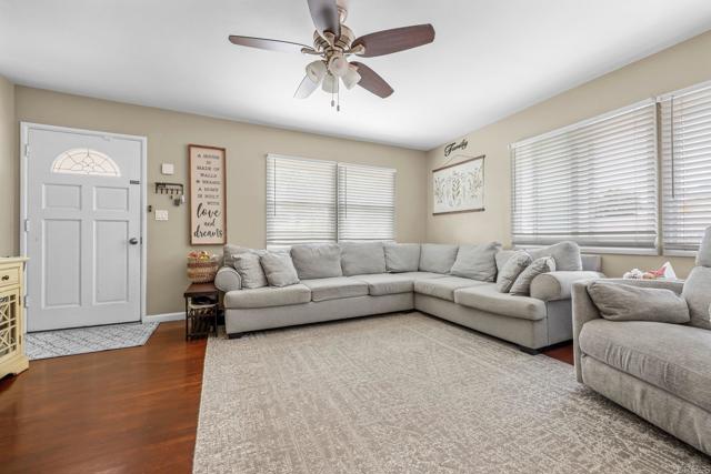 Detail Gallery Image 5 of 40 For 932 Alvin St, San Diego,  CA 92114 - 3 Beds | 2 Baths