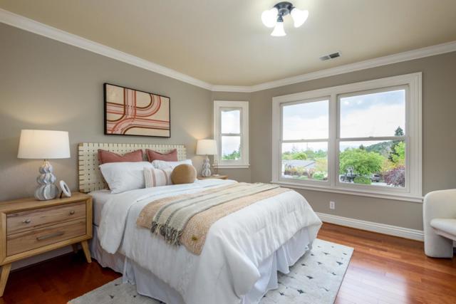 510 Oak Park Way, Redwood City CA: https://media.crmls.org/mediaz/7f161913-c9bd-4233-8570-e27774433e50.jpg