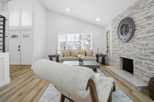 11383 Stonecress Avenue, Fountain Valley CA: https://media.crmls.org/mediaz/7f169f56-500a-4cbf-8bc5-617f7a70e04f.jpg