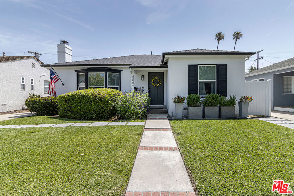 3022 S Beverly Drive