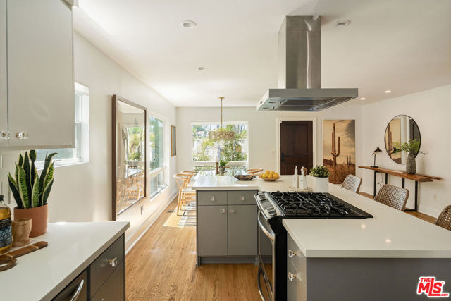 1414 N Coronado Terrace, Los Angeles CA: https://media.crmls.org/mediaz/7f1739be-326a-4e6e-aabc-1b077154a3cd.jpg