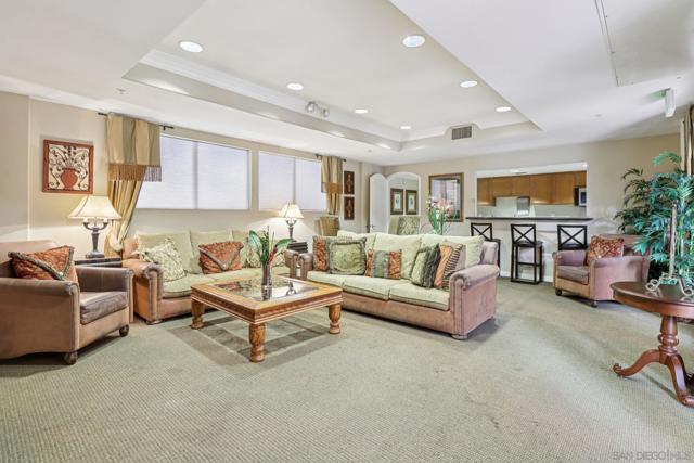 1501 India St, San Diego CA: https://media.crmls.org/mediaz/7f174b94-5736-4d20-a9a9-cace9386dee2.jpg