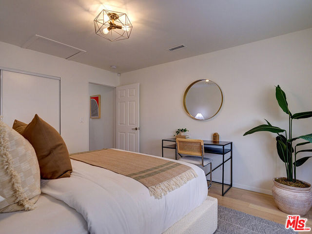 422 W Avenue 37, Los Angeles CA: https://media.crmls.org/mediaz/7f177754-155e-483a-bbbd-6c22ed32a562.jpg