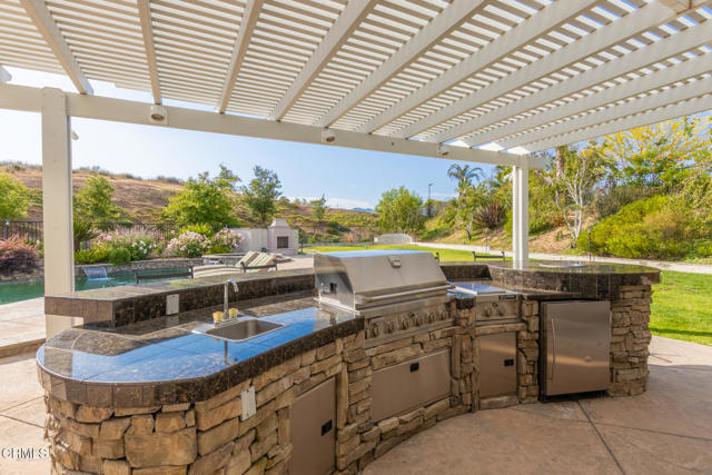 Image 33 of 60 For 10931 Shadow Hills Avenue