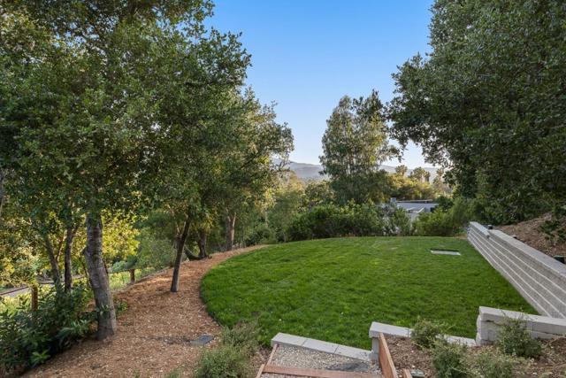 25251 La Rena Lane, Los Altos Hills CA: https://media.crmls.org/mediaz/7f17e3d0-3d9b-4467-8612-f4d223948298.jpg