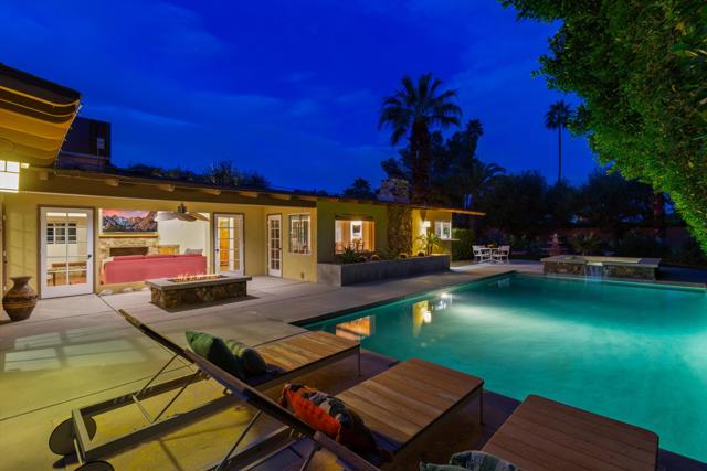 1387 E Verbena Drive, Palm Springs CA: https://media.crmls.org/mediaz/7f184cbf-1133-4f7e-bfc3-d59d0f32a851.jpg