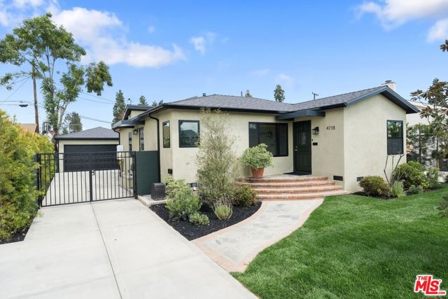 4718 Gaviota Avenue, Long Beach CA: https://media.crmls.org/mediaz/7f195512-f3f3-434d-b230-5984b19f82fd.jpg